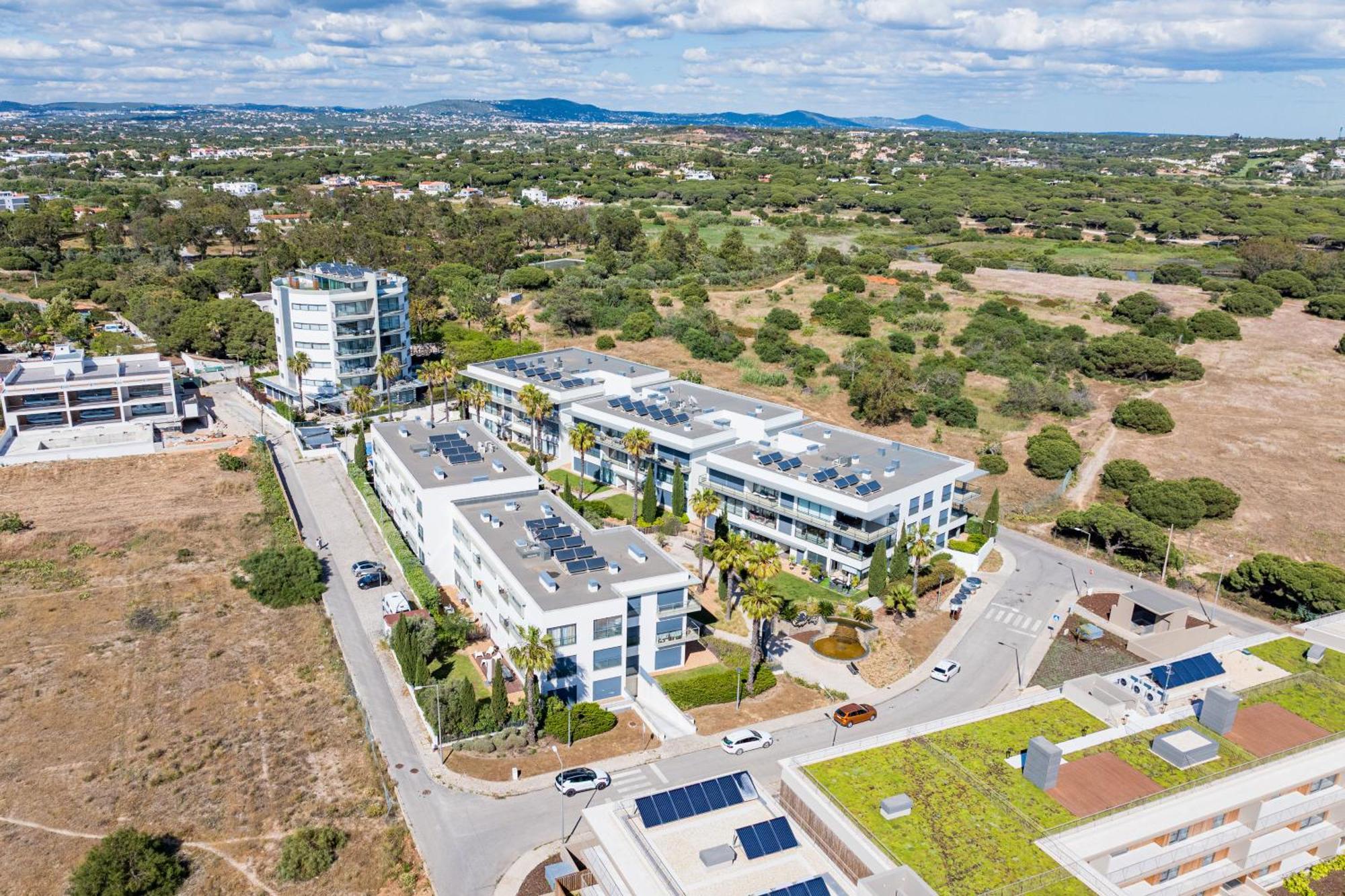 Cavalo Preto Luxury Beach Apartment By Golden Zenith Quarteira Exterior foto