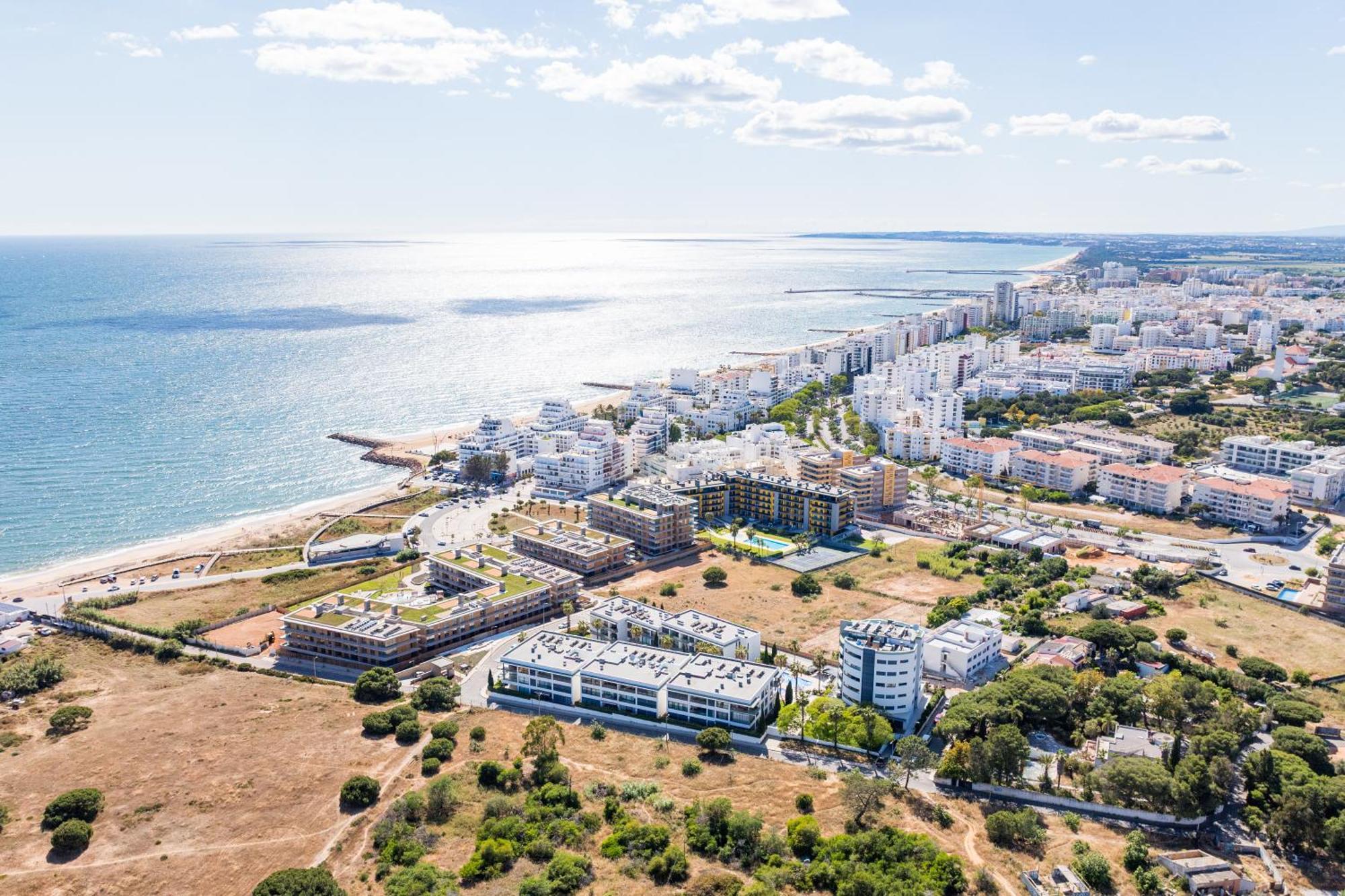 Cavalo Preto Luxury Beach Apartment By Golden Zenith Quarteira Exterior foto